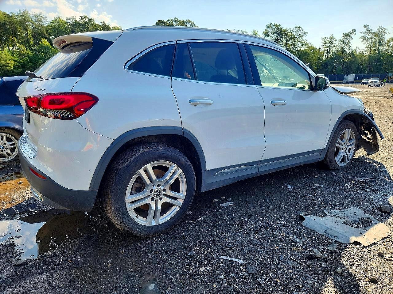 2021 Mercedes-Benz Gla 250 4Matic - Image 3