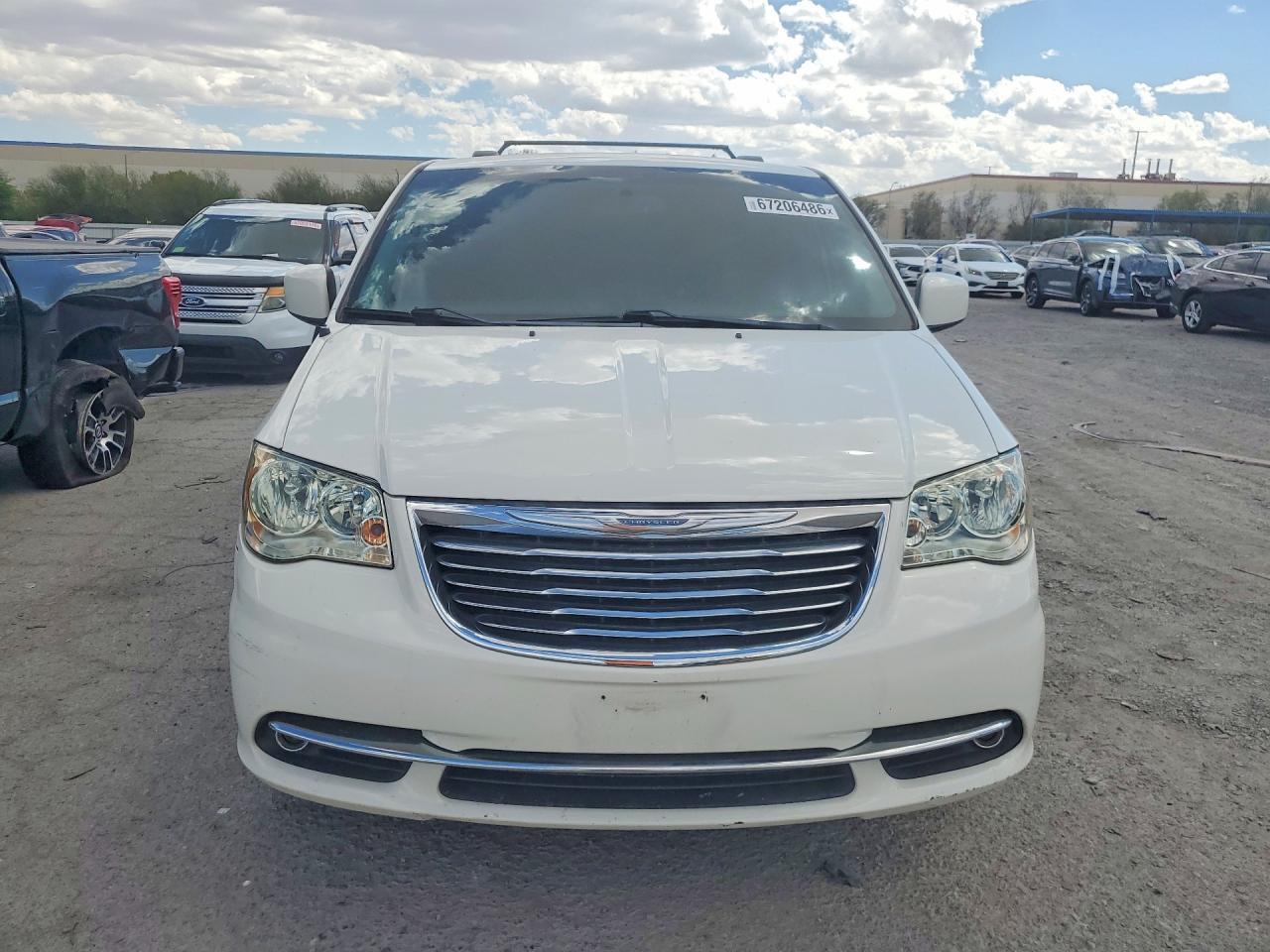 2012 Chrysler Town & Country Touring - Image 5