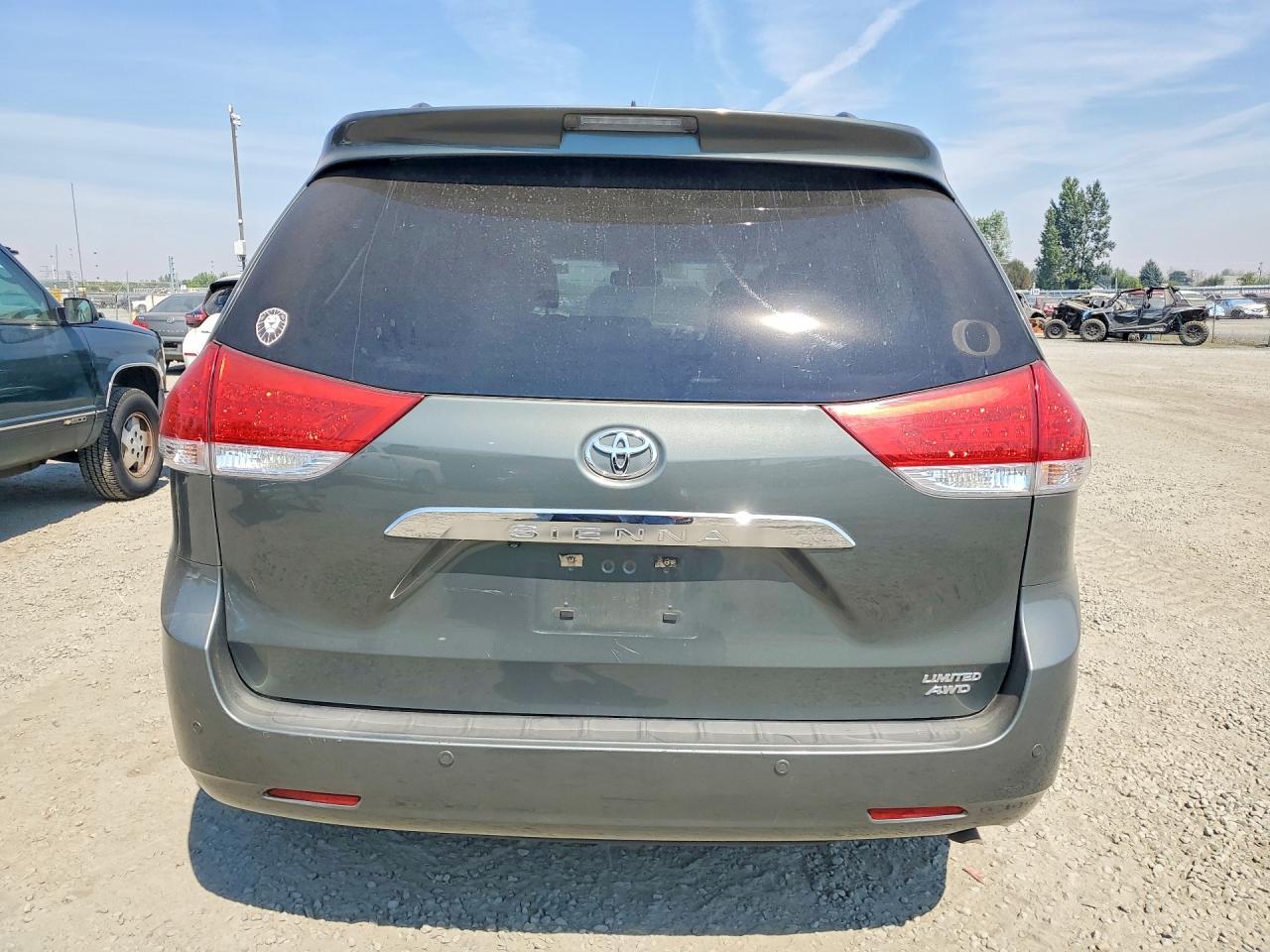 2013 Toyota Sienna Limited 7-Passenger - Фото 6