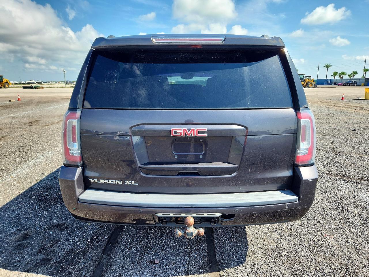 2017 GMC Yukon Xl K1500 Slt - Image 6