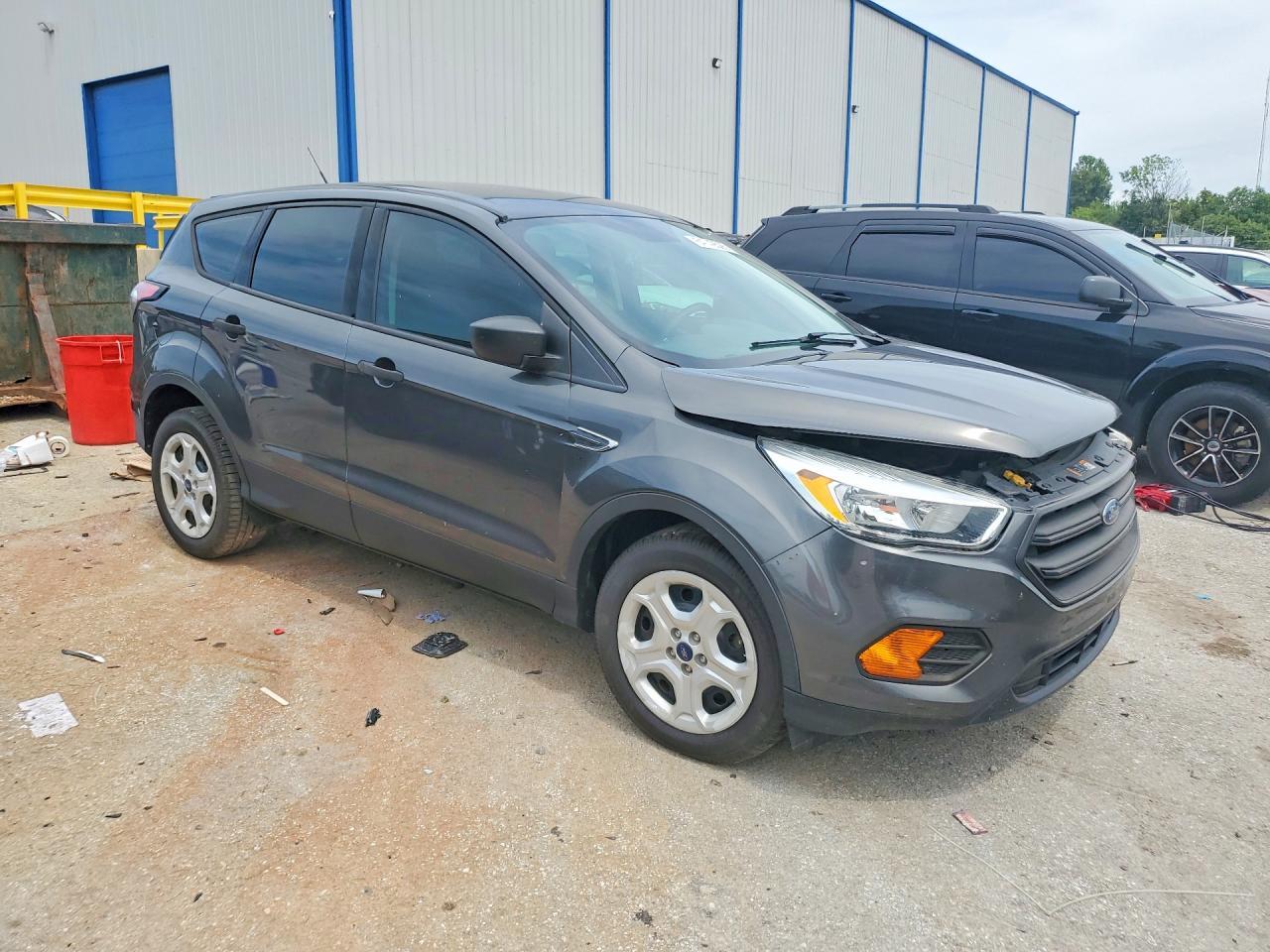 2017 Ford Escape S - Фото 4