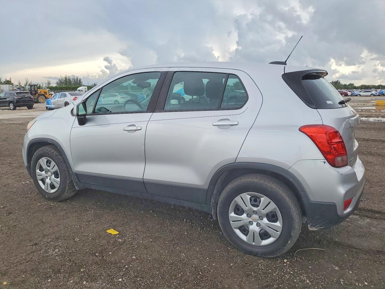 2017 Chevrolet Trax Ls - Фото 2