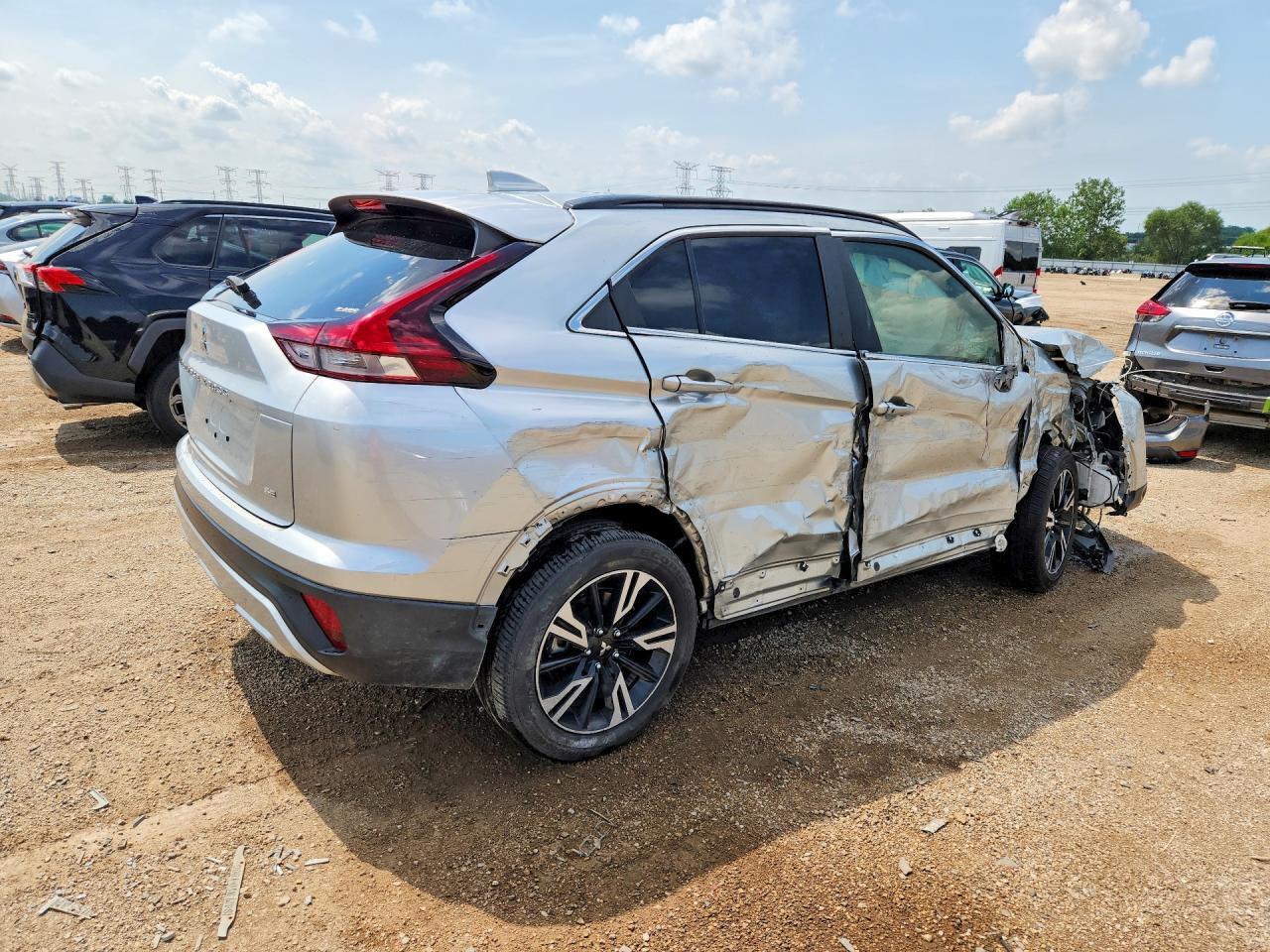 2023 Mitsubishi Eclipse Cross Se - Image 3