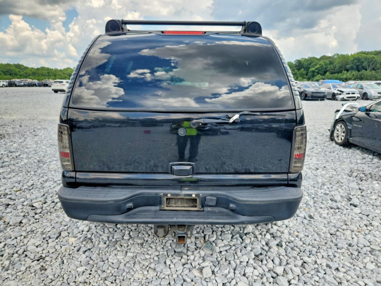 2004 Chevrolet Tahoe K1500 - Image 6
