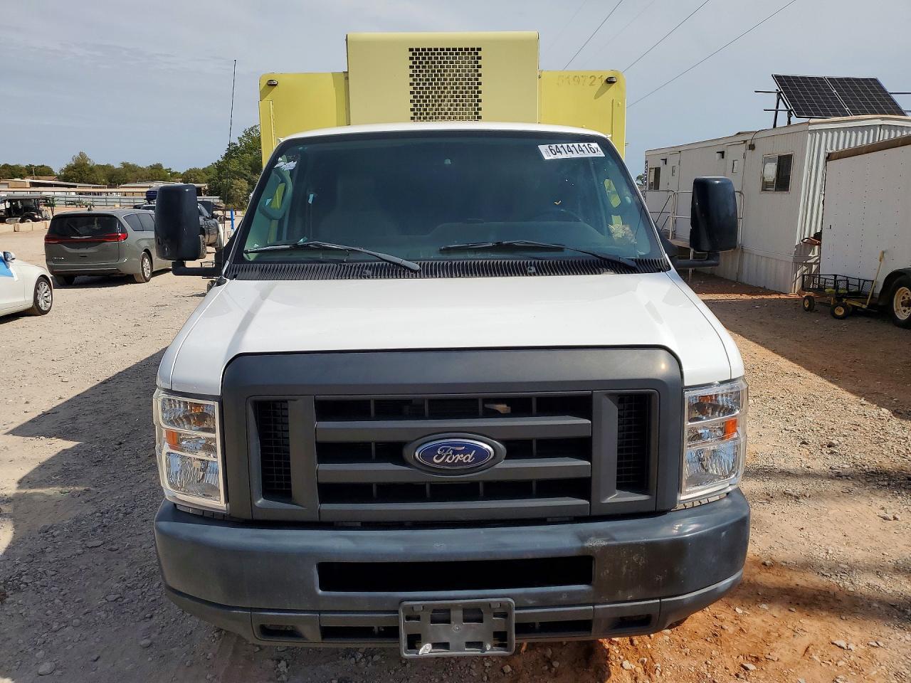 2019 Ford Econoline E450 Super Duty Cutaway Van - Image 5