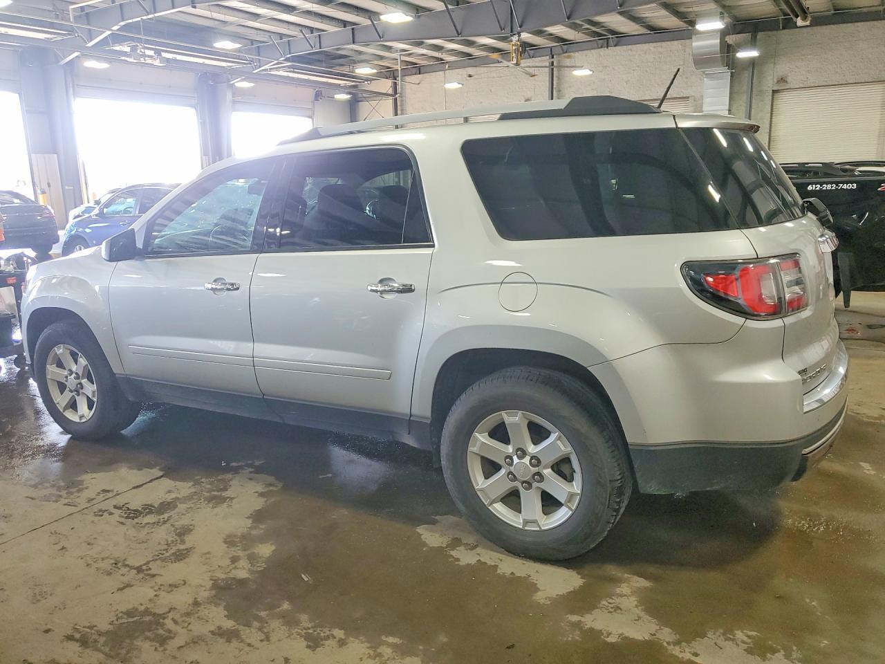 2016 GMC Acadia Sle - Image 2
