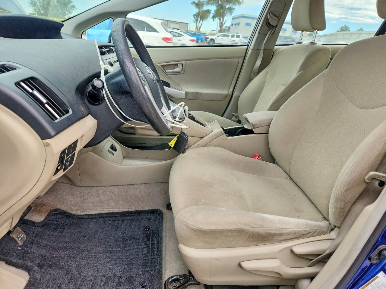 2011 Toyota Prius Two - Фото 7