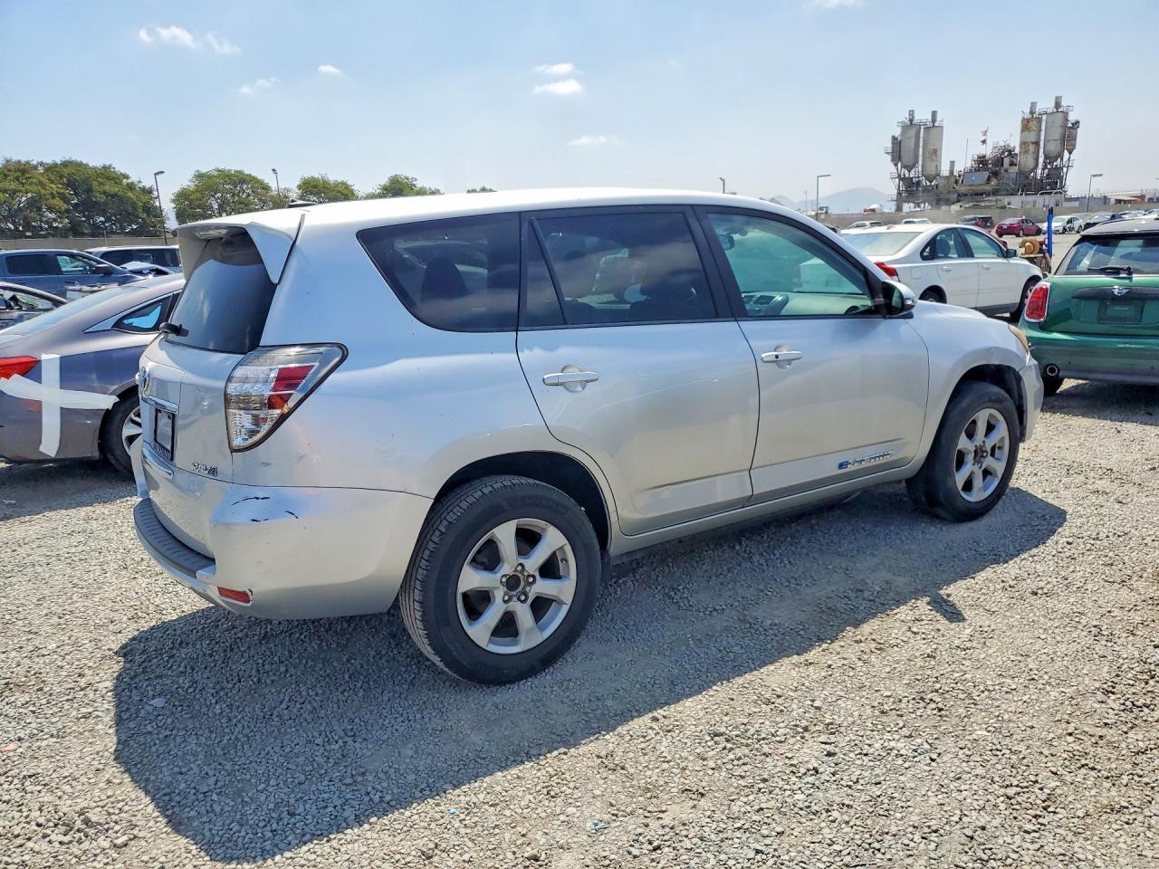 2012 Toyota Rav4 Ev Base - Image 3
