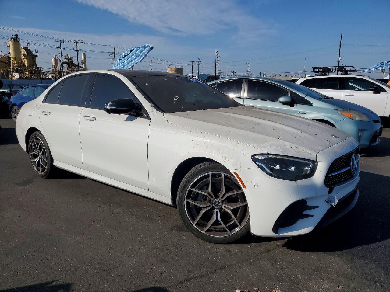 2022 Mercedes-Benz E 350 - Image 4