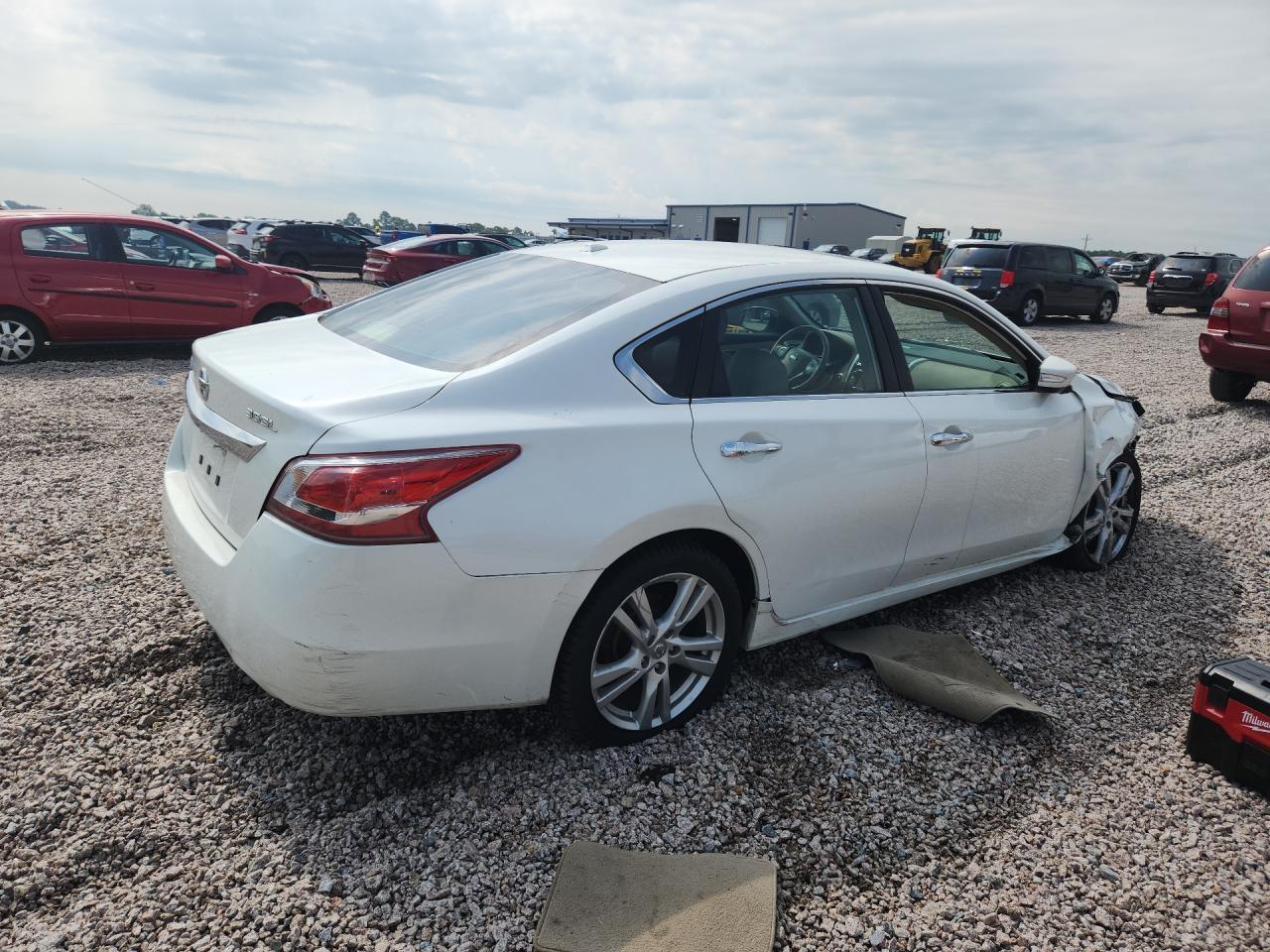 2013 Nissan Altima 3.5 S - Image 3