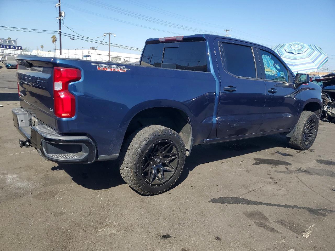 2021 Chevrolet Silverado K1500 Lt Trail Boss - Image 3