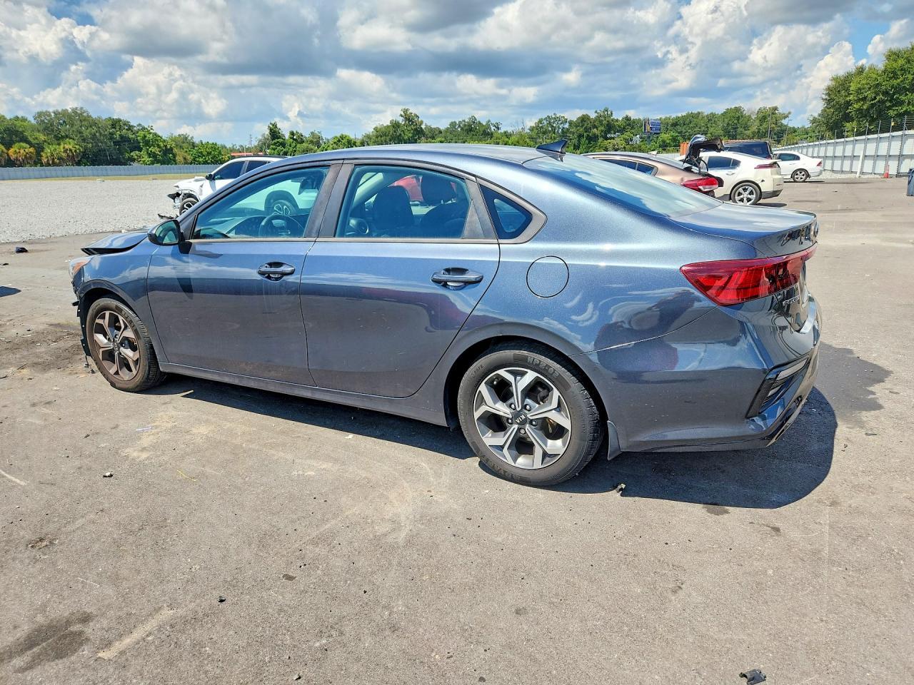 2020 Kia Forte Lxs - Фото 2
