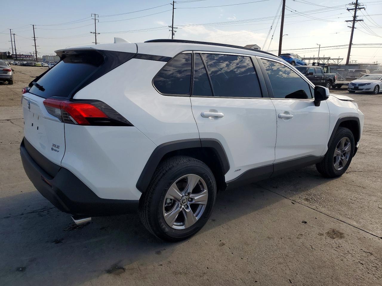 2025 Toyota Rav4 Hybrid Xle - Image 3