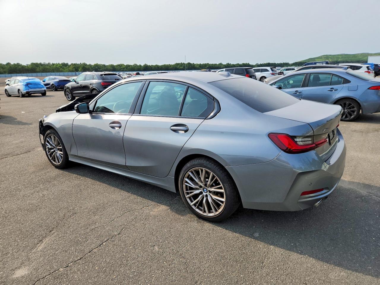 2023 BMW 330Xi - Фото 2