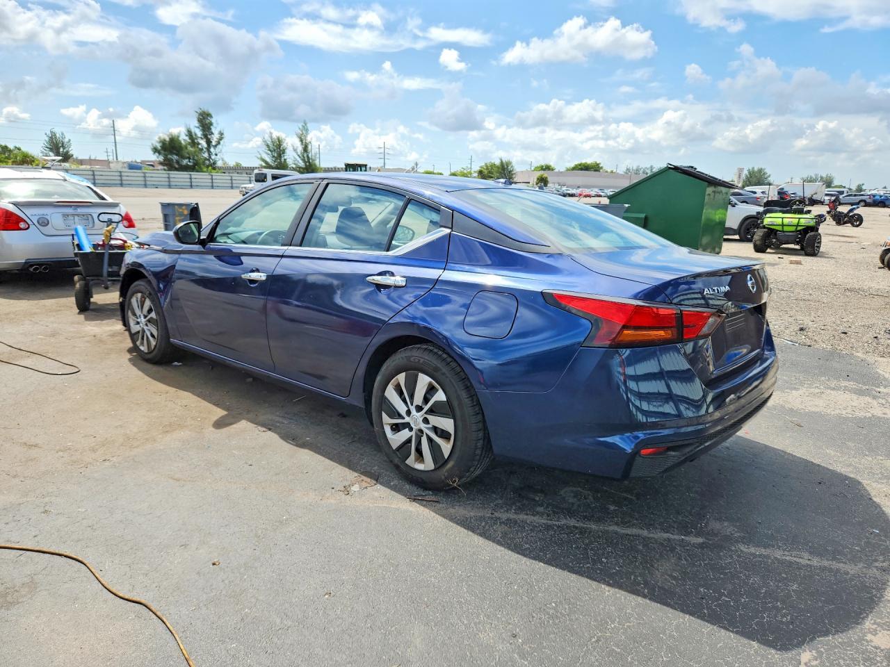 2019 Nissan Altima S - Image 2