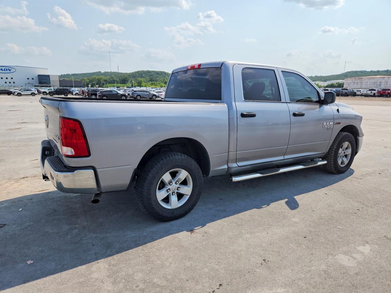 2019 Ram 1500 Classic Tradesman - Фото 3