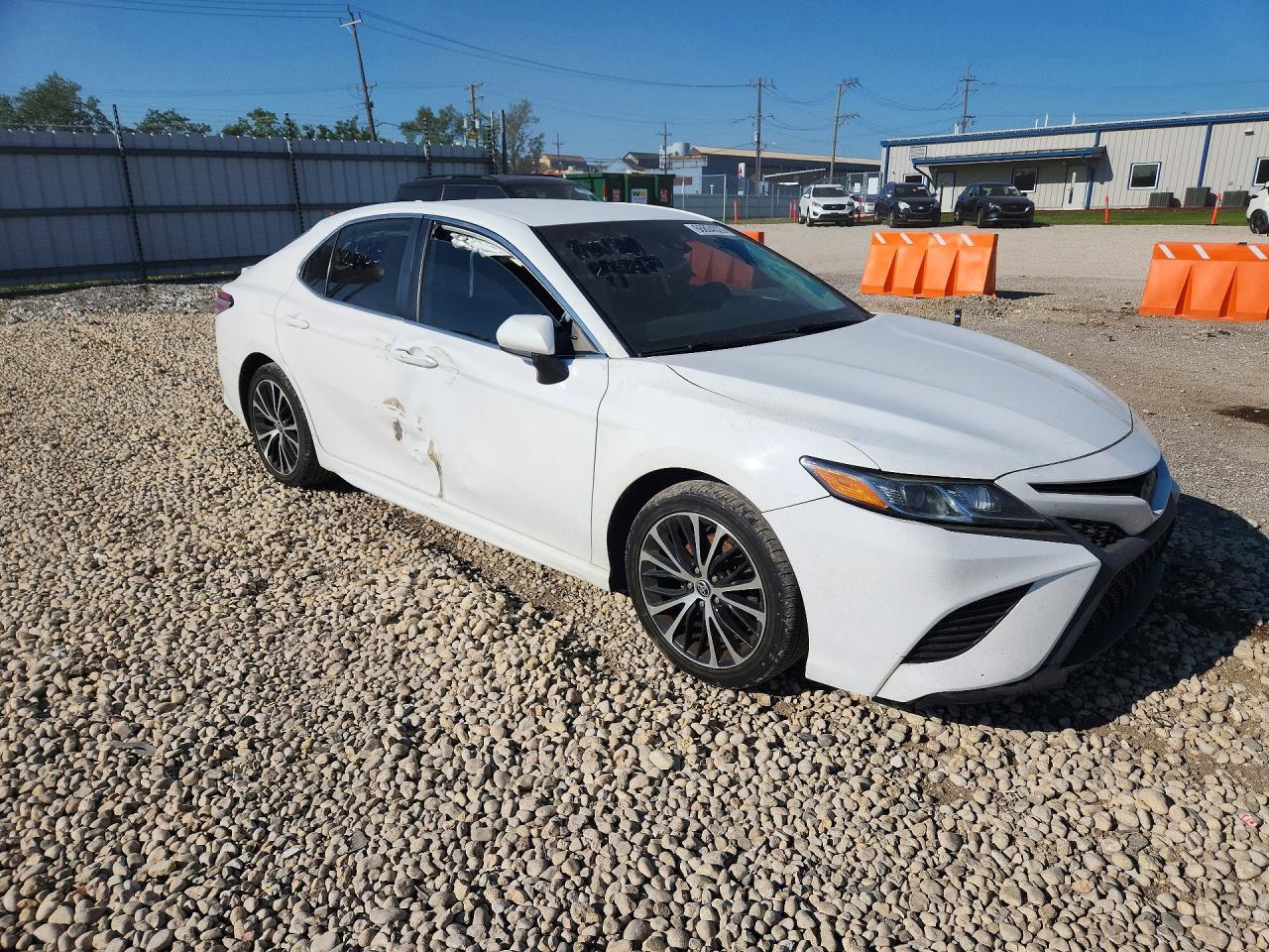 2020 Toyota Camry Se - Image 4