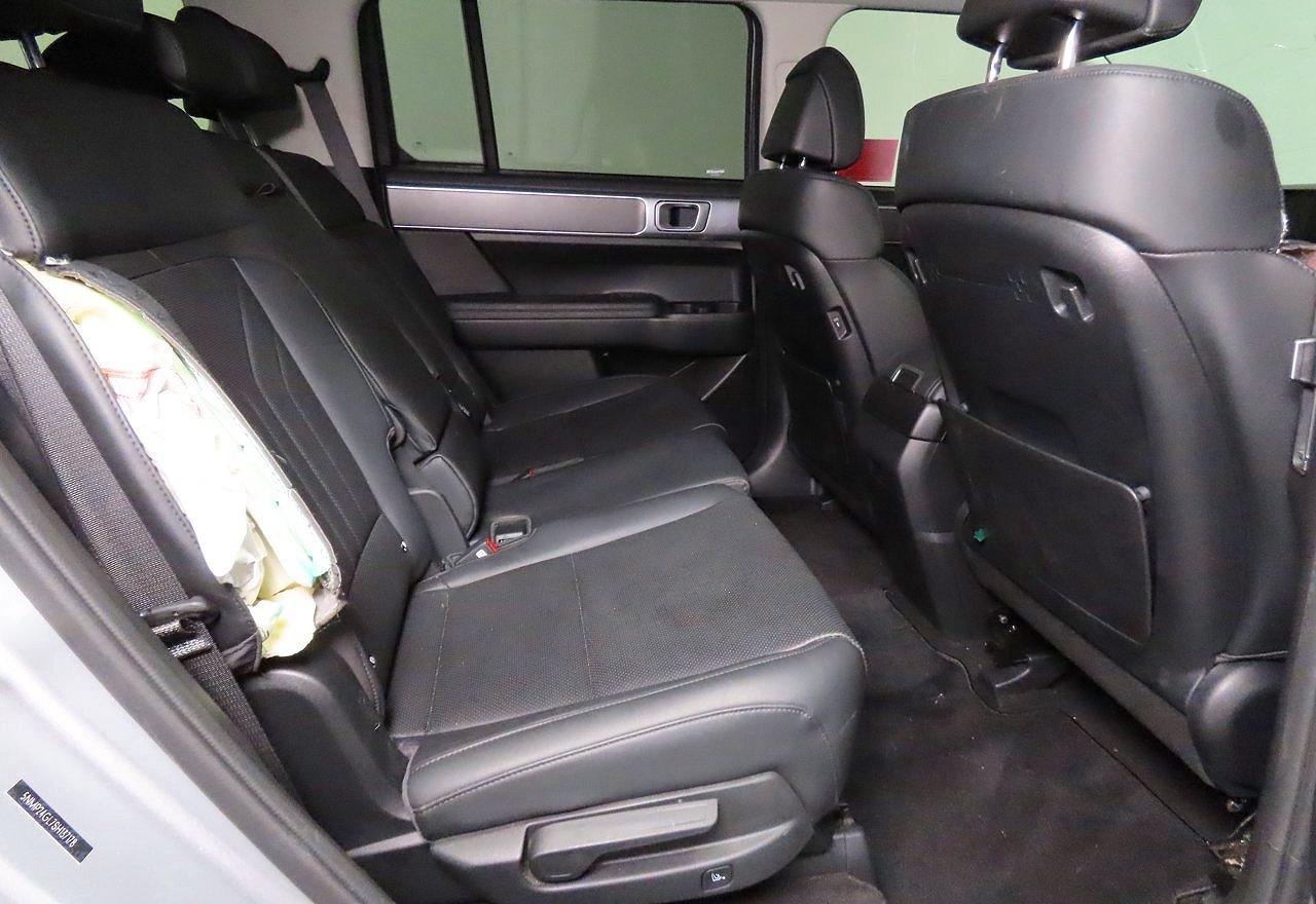 2025 Hyundai Santa Fe Sel - Image 6