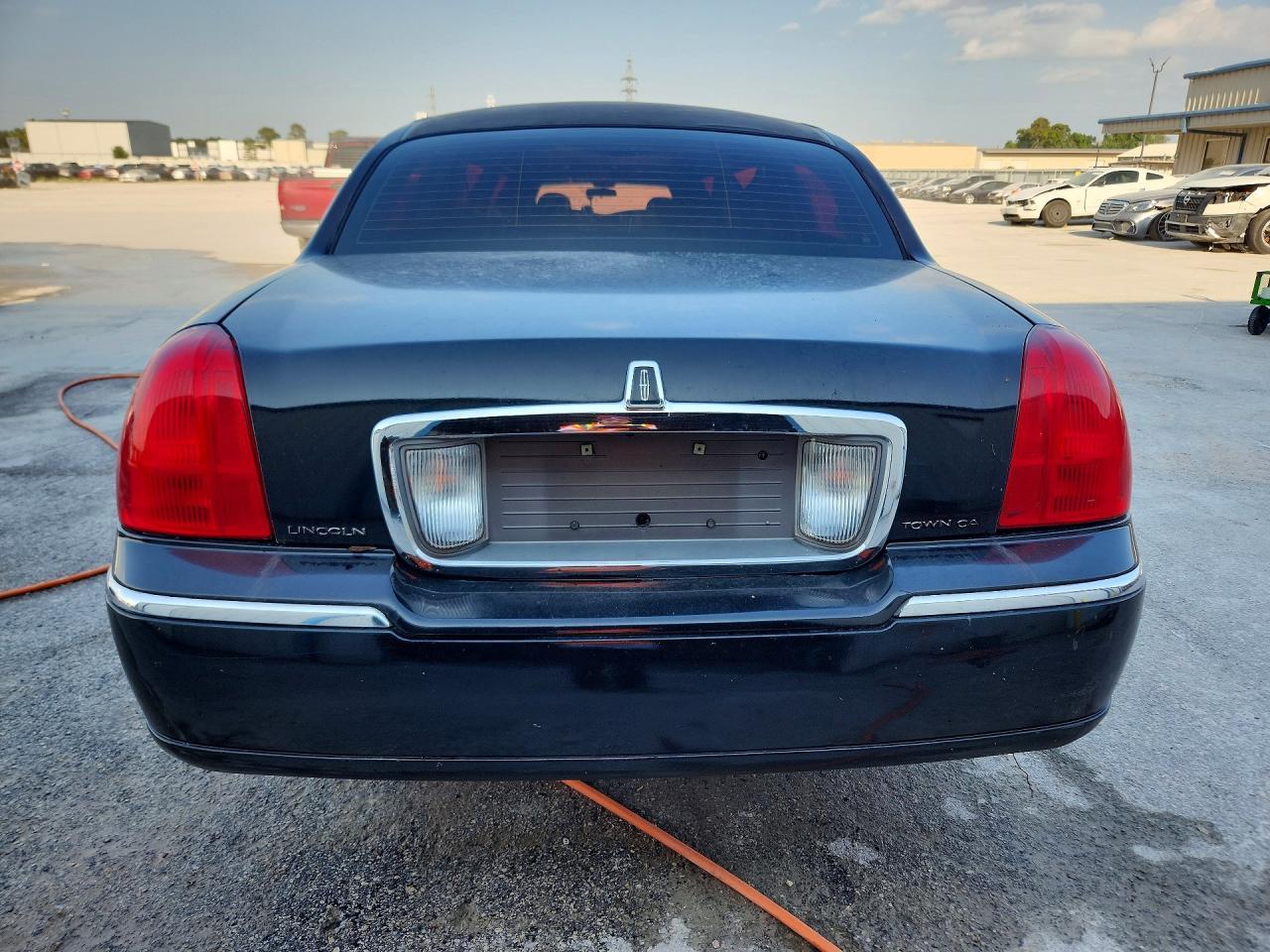2005 Lincoln Town Car Executive - Фото 6