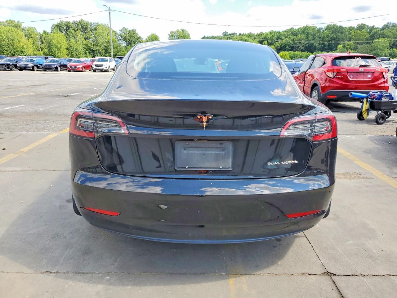 2023 Tesla Model 3 - Image 6