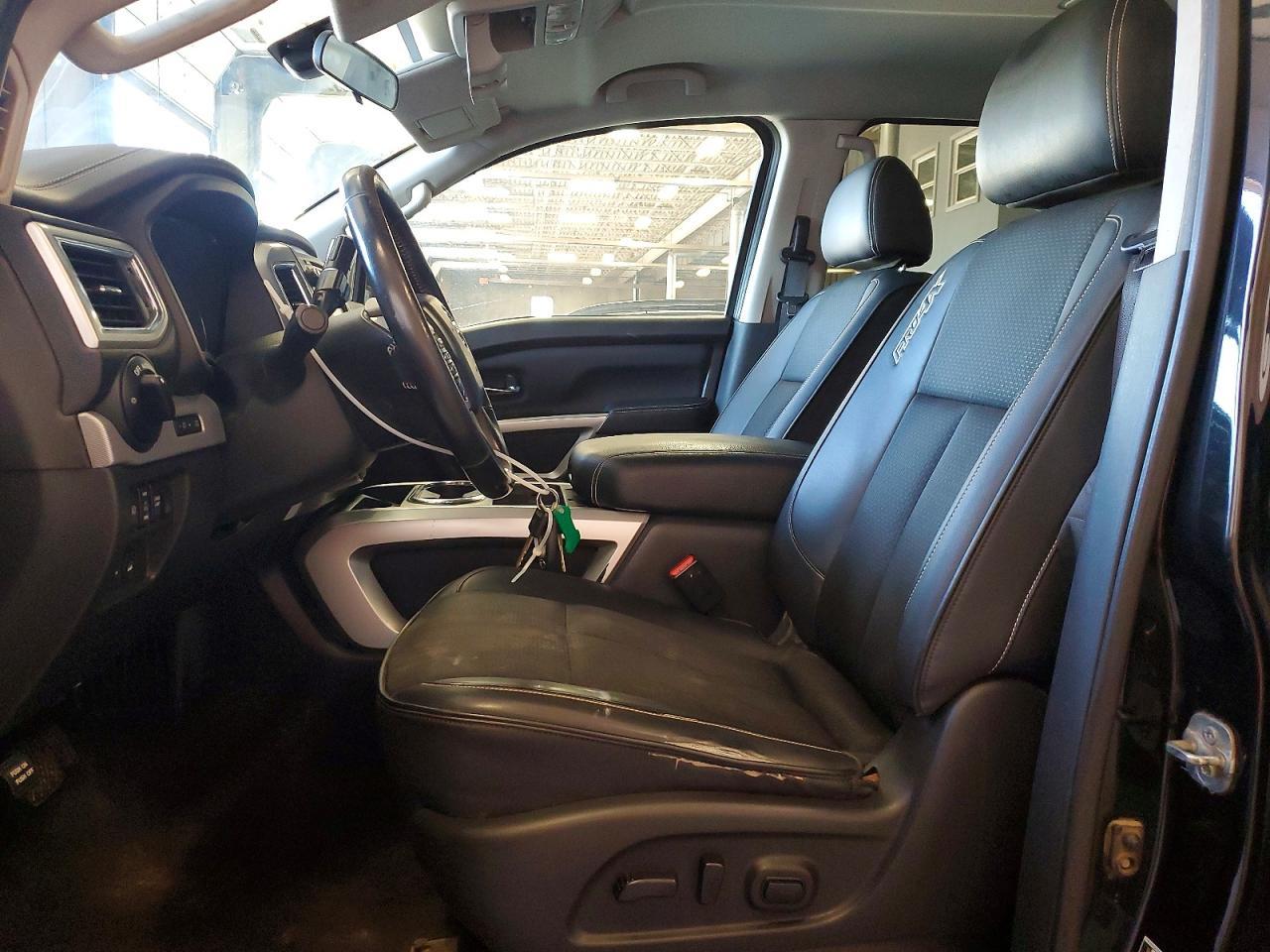 2019 Nissan Titan Pro-4X - Фото 7