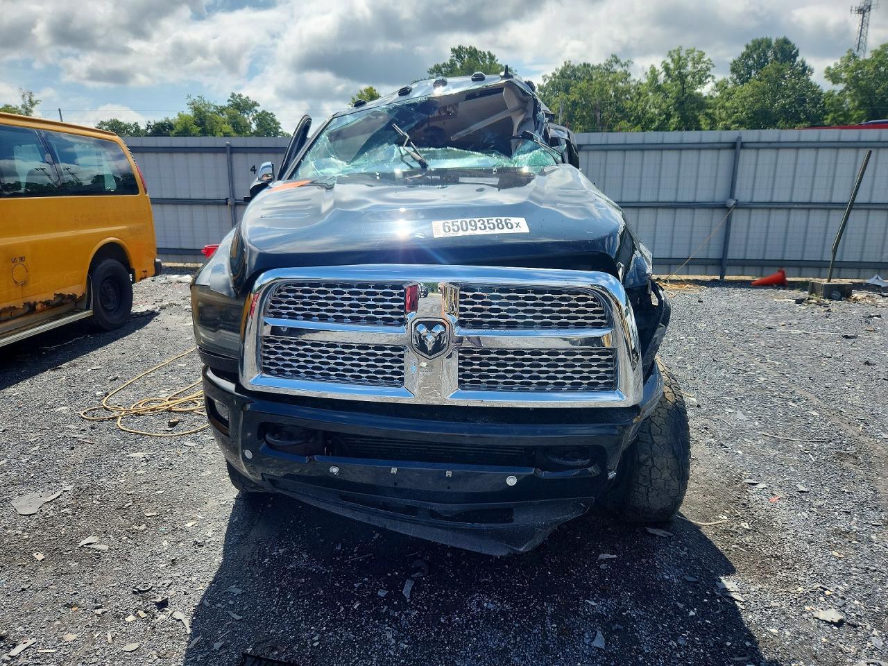 2016 Ram 2500 Laramie - Image 5