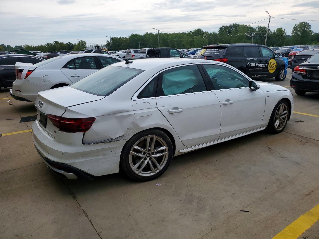 2022 Audi A4 Premium Plus 45 - Фото 3