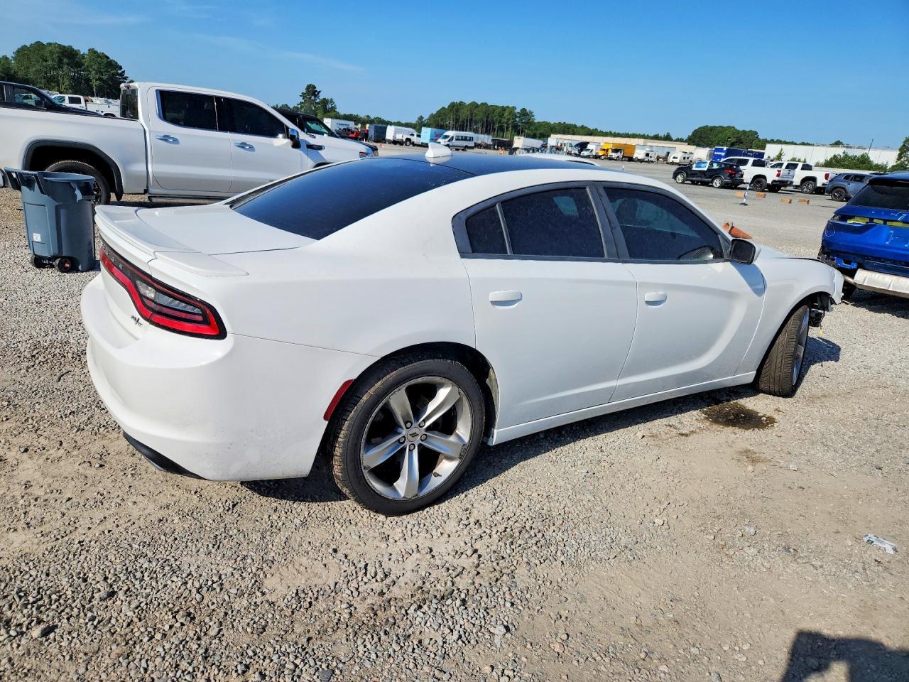2016 Dodge Charger R - Фото 3