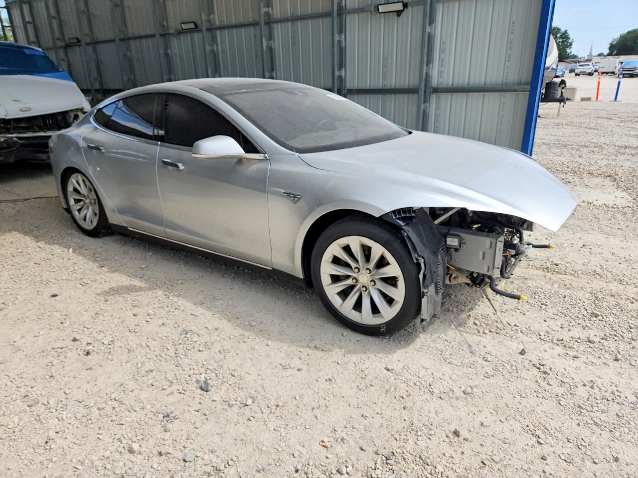 2015 Tesla Model S - Фото 4