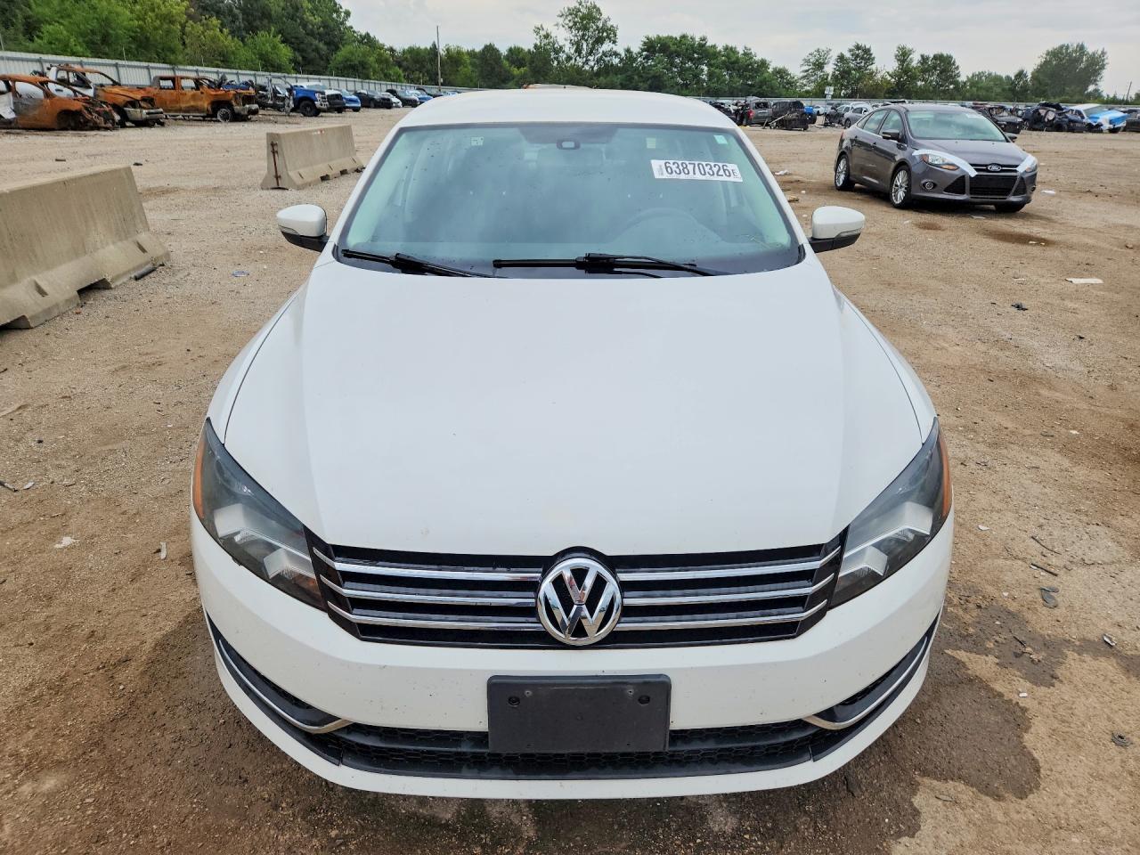 2014 Volkswagen Passat S - Фото 5