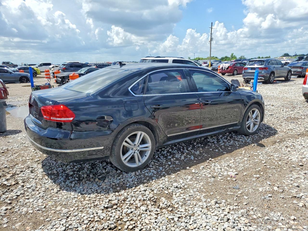 2013 Volkswagen Passat Se - Фото 3