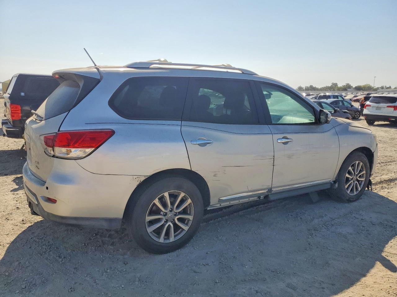 2016 Nissan Pathfinder Sl - Фото 3