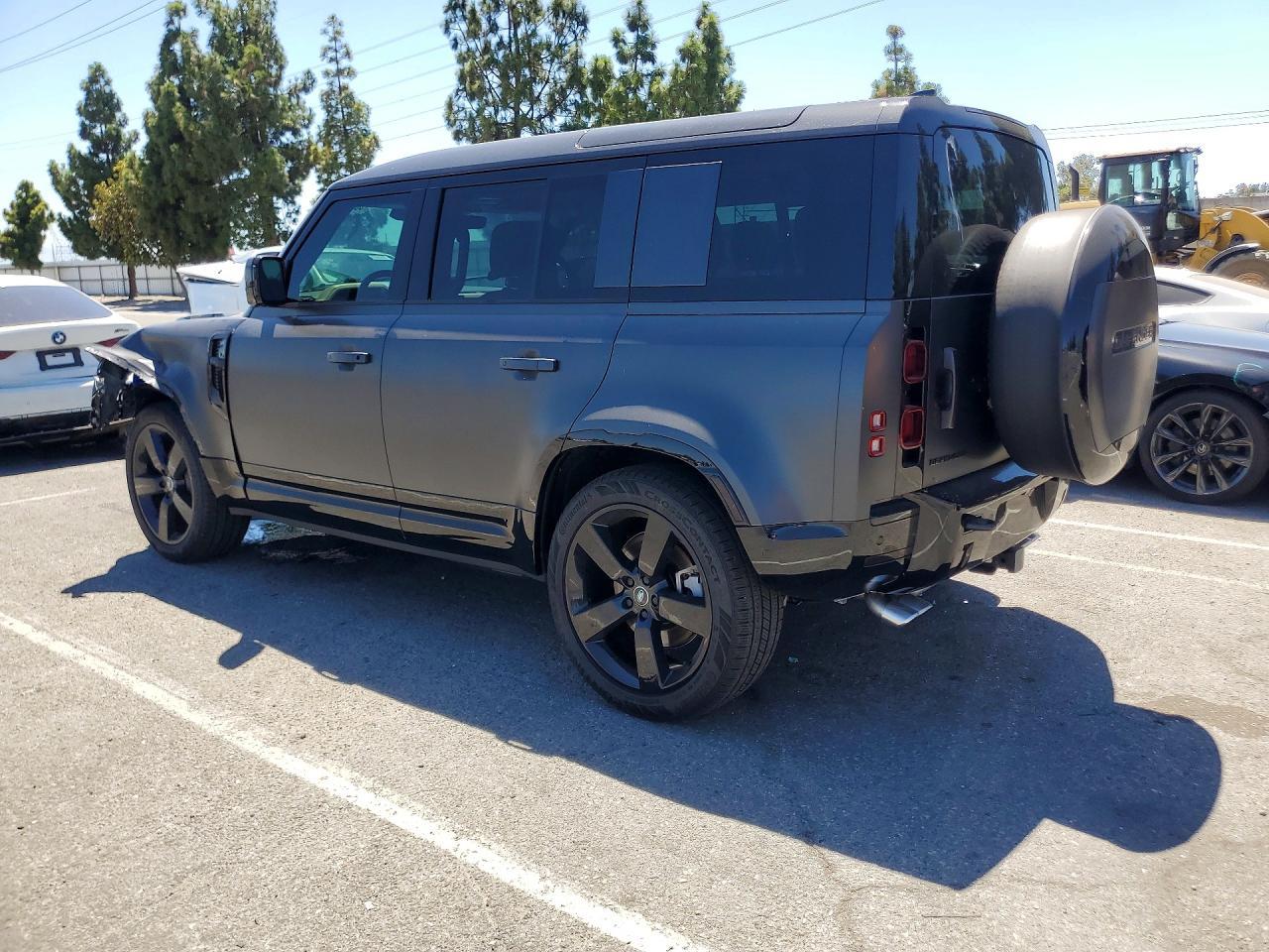 2025 Land Rover Defender 110 X-Dynamic Se - Фото 2