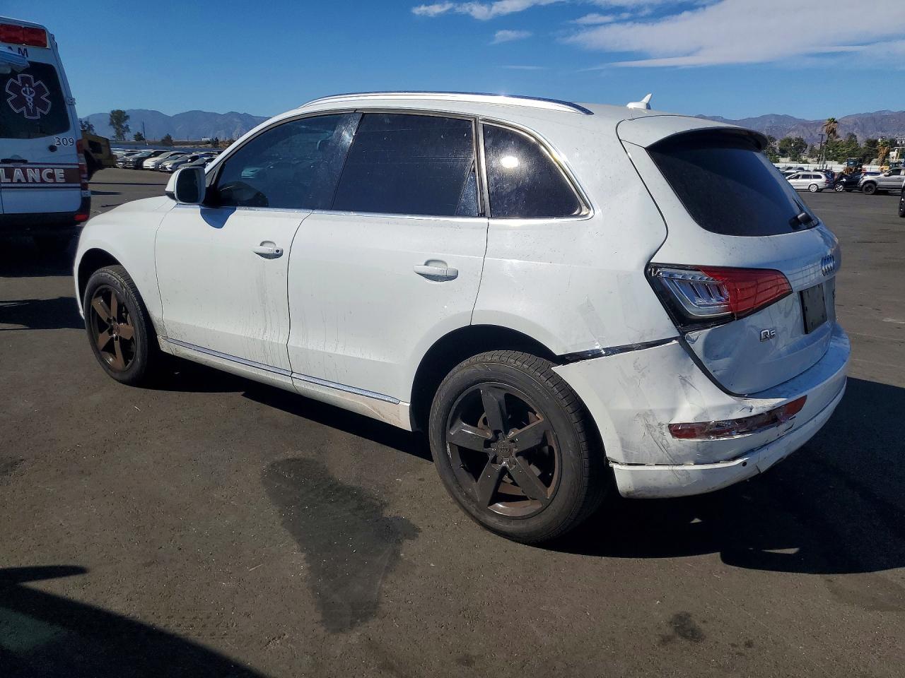 2014 Audi Q5 Premium Plus - Image 2