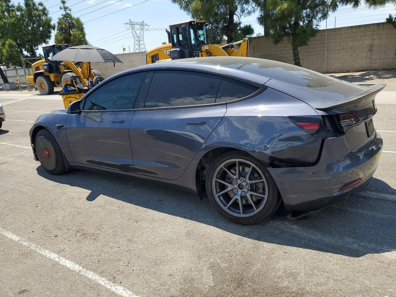 2023 Tesla Model 3 - Фото 2