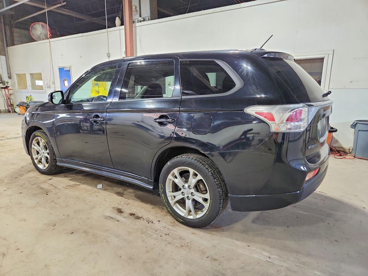 2014 Mitsubishi Outlander Se - Фото 2