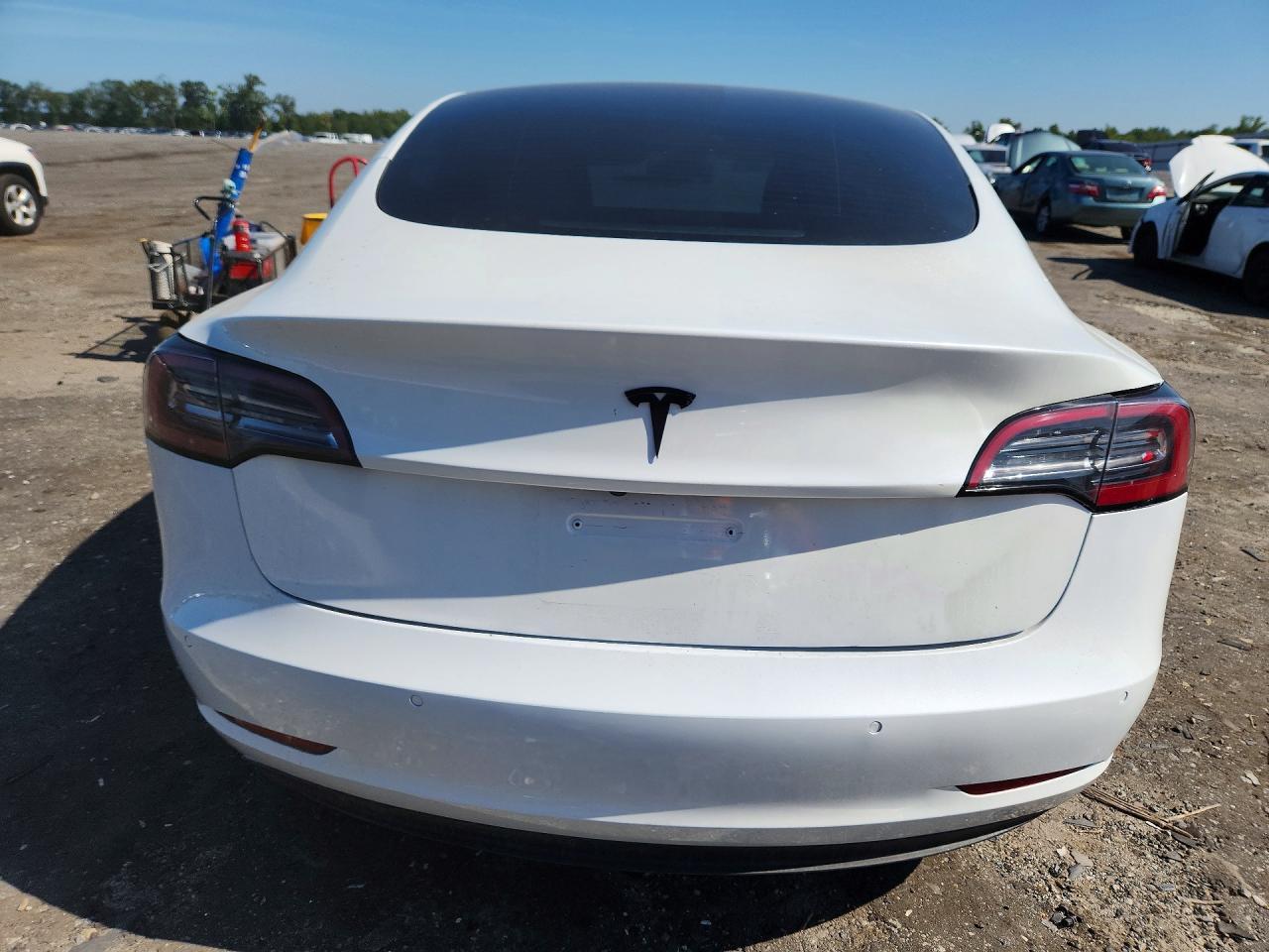 2022 Tesla Model 3 - Фото 6