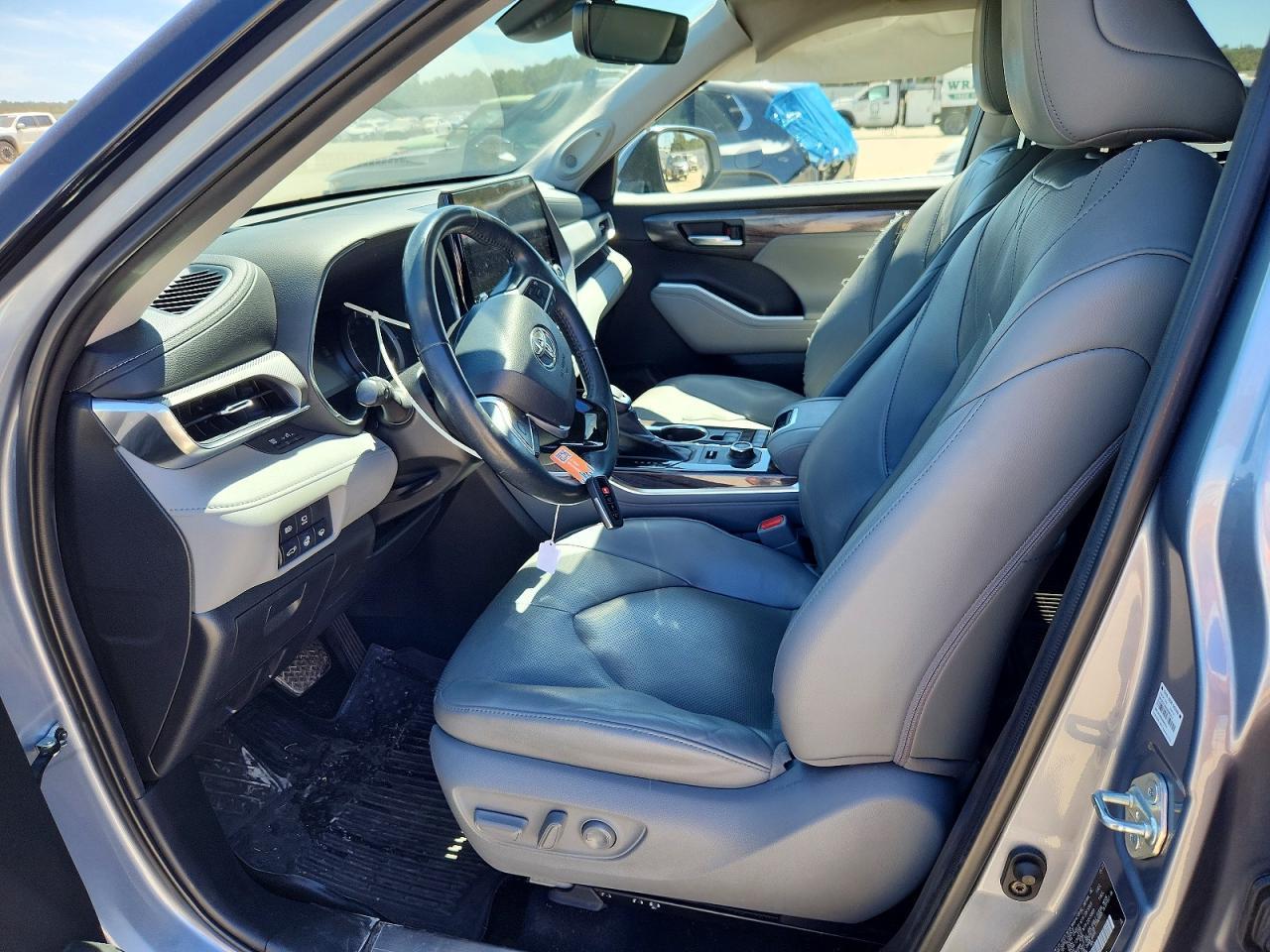 2022 Toyota Highlander Platinum - Фото 7