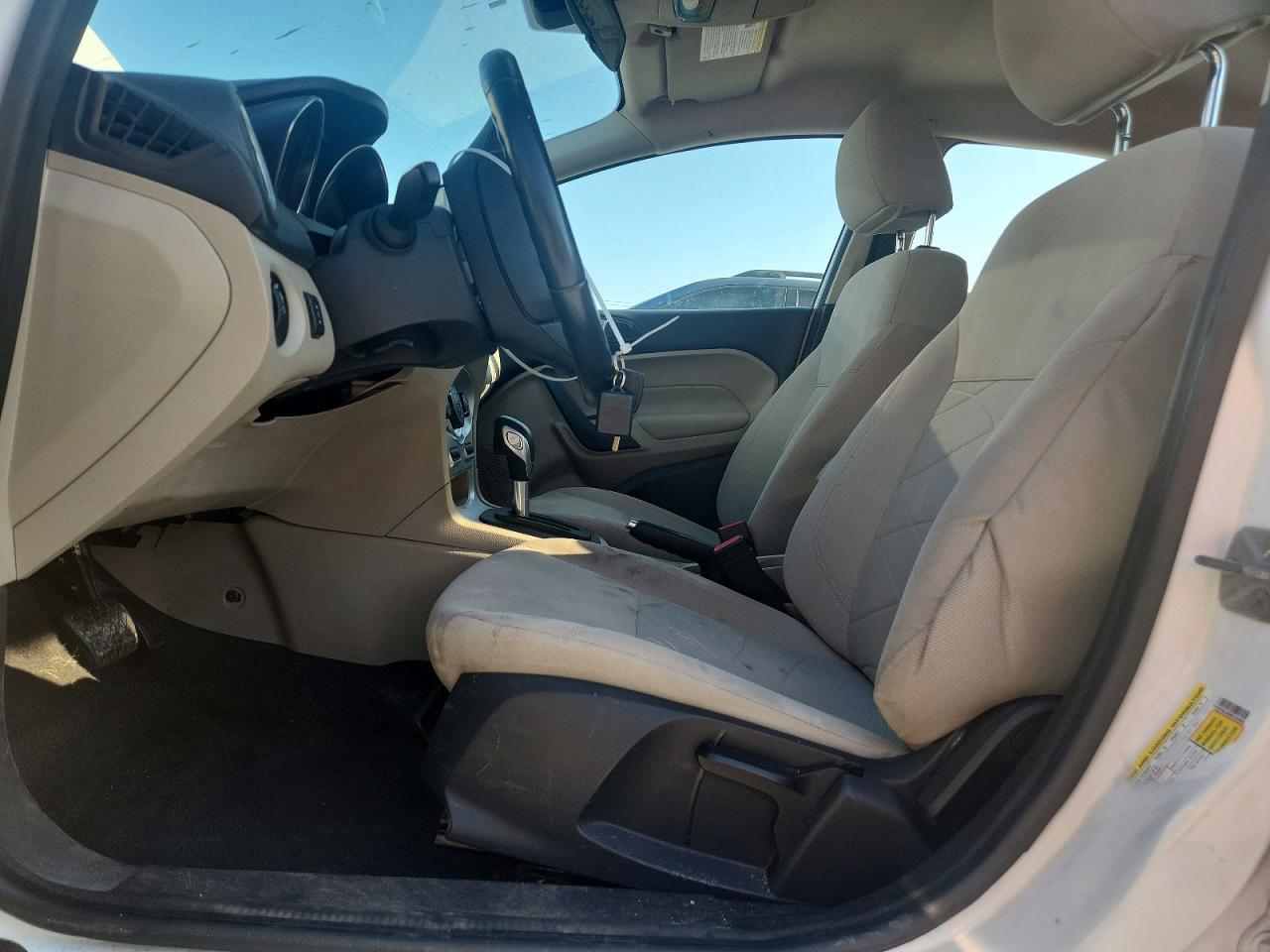 2014 Ford Fiesta Se - Image 7