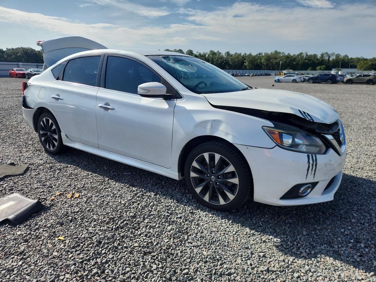 2017 Nissan Sentra Sr - Фото 4