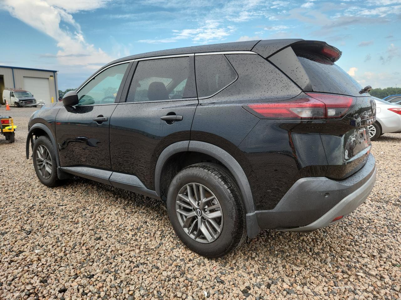 2023 Nissan Rogue S - Фото 2