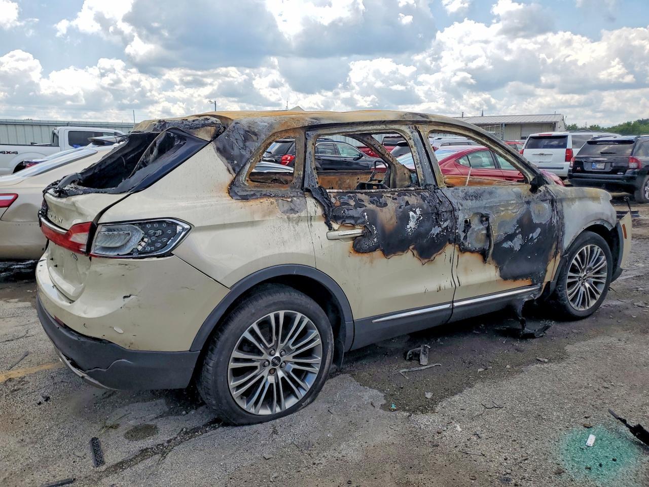 2016 Lincoln Mkx Reserve - Image 3