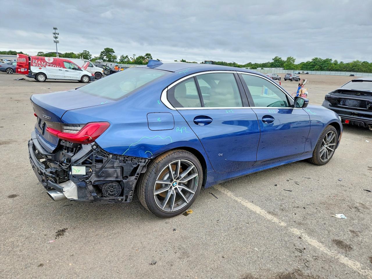2021 BMW 330Xi - Фото 3