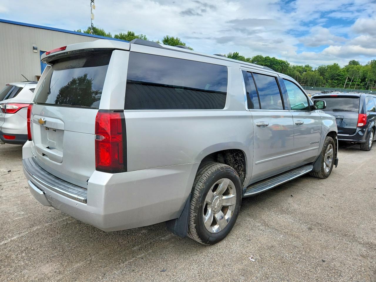 2015 Chevrolet Suburban K1500 Ltz - Фото 3