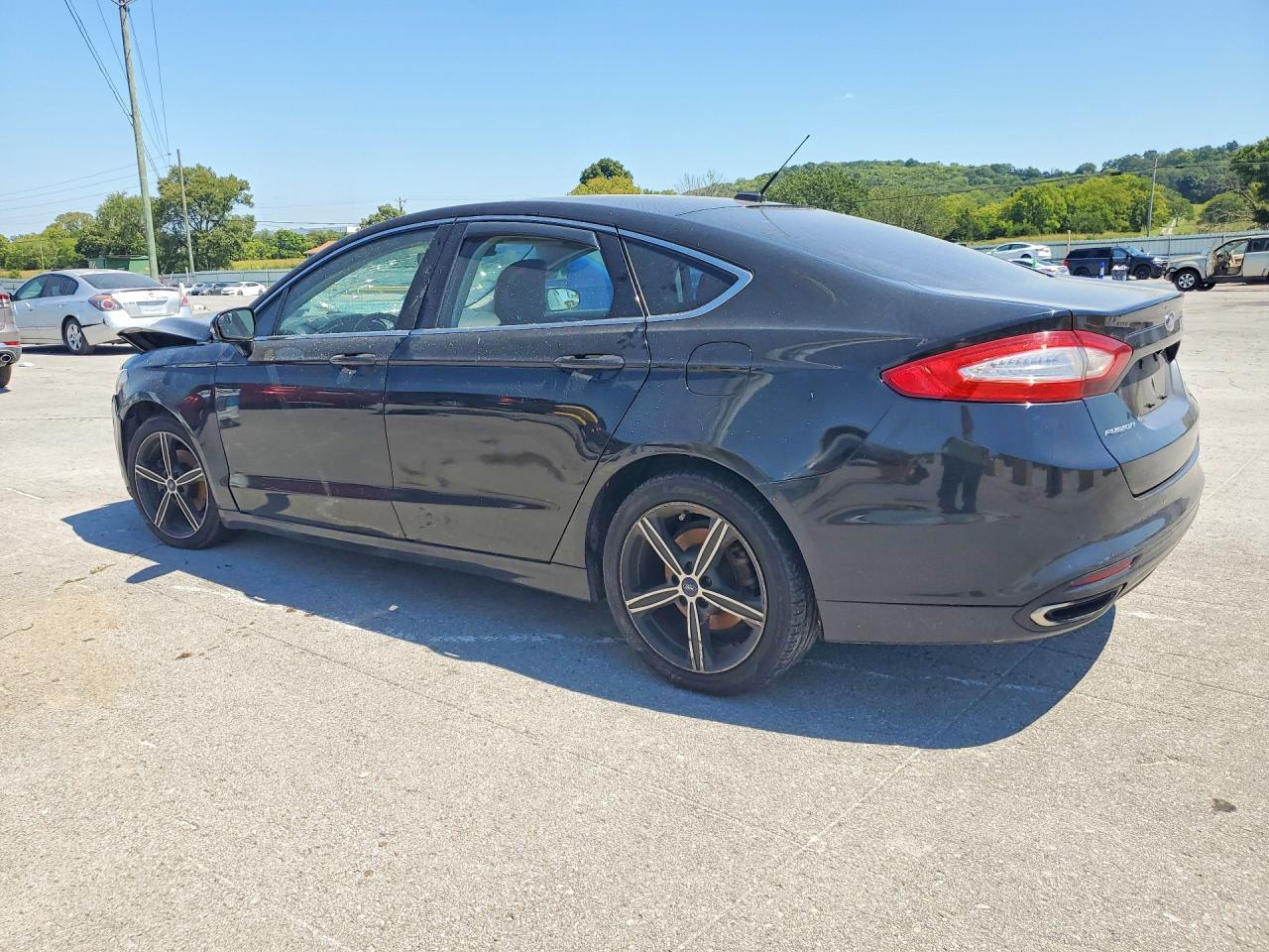 2015 Ford Fusion Se - Фото 2