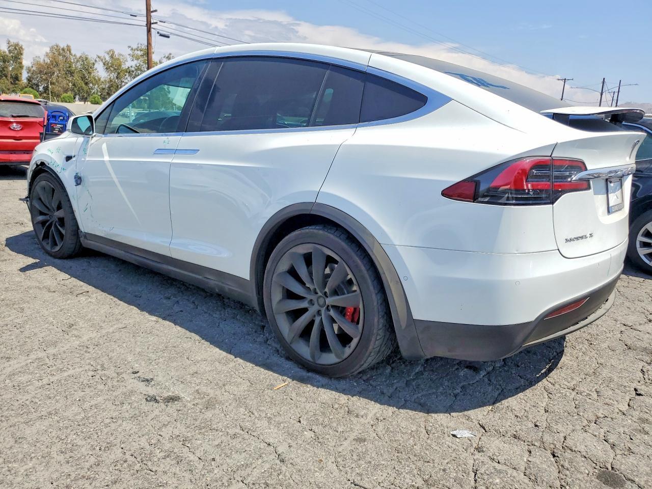 2018 Tesla Model X - Фото 2