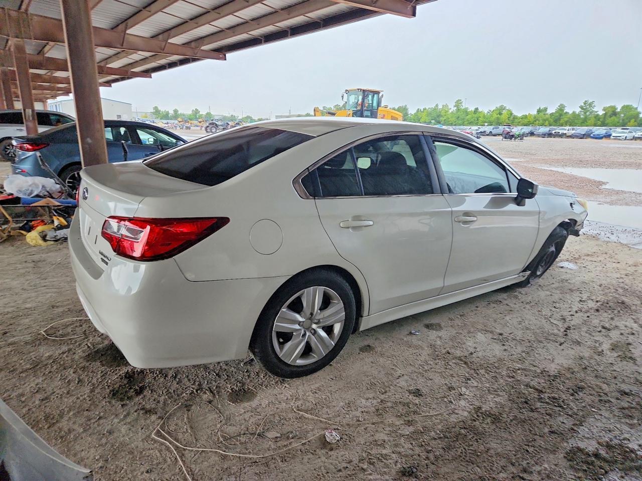 2016 Subaru Legacy 2.5I - Фото 3