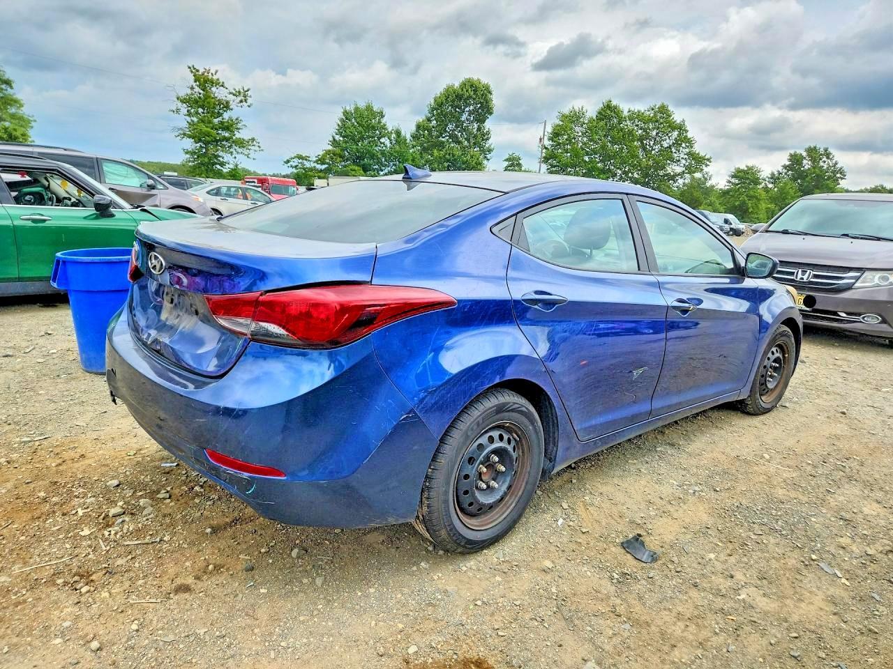 2016 Hyundai Elantra Se - Фото 3