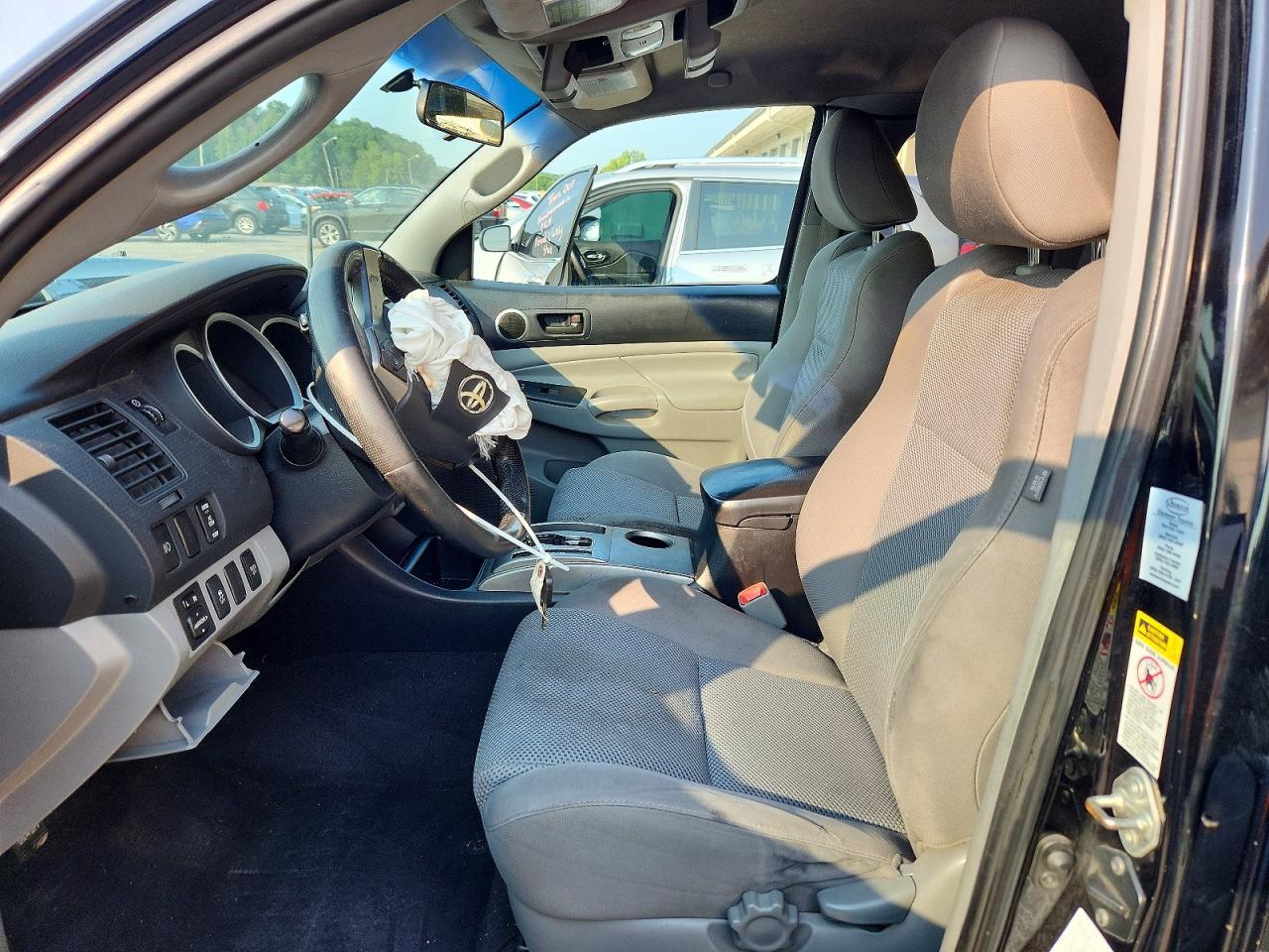 2014 Toyota Tacoma V6 - Image 7