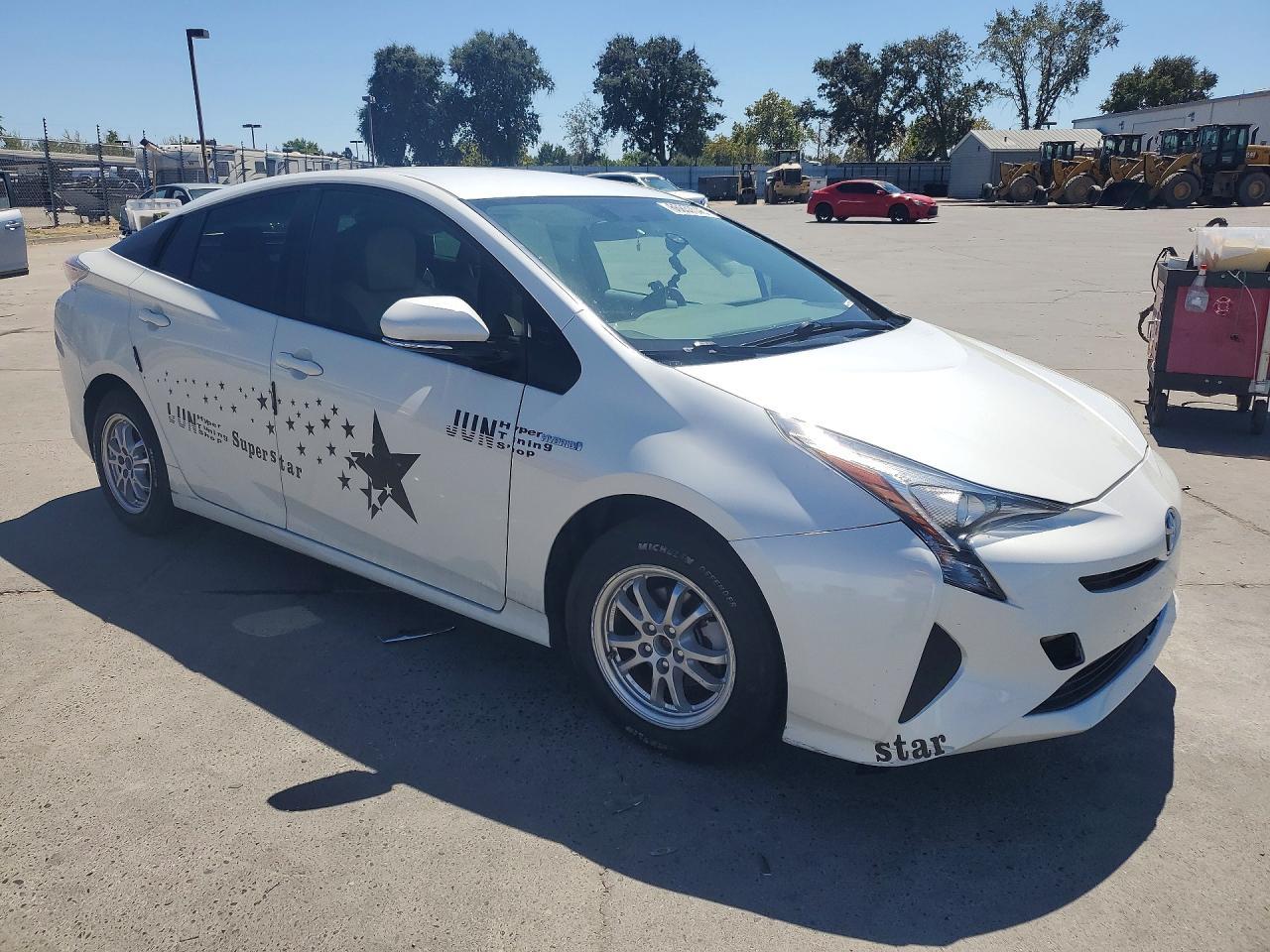 2016 Toyota Prius Two Eco - Фото 4